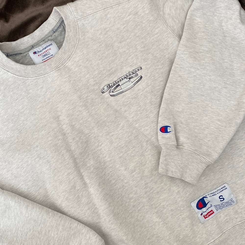 SUPREME x CHAMPION crewneck. Size Small.